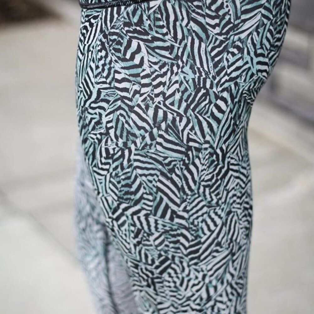 Lululemon Wunder Under Hi-Rise Pants "Dazzle" Alpine Black, White & Green Size 6 - Picture 5 of 9